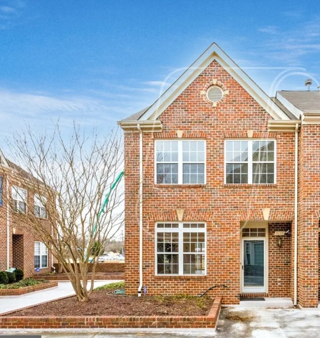 Photo - 6136 Madison Crest Ct Townhome