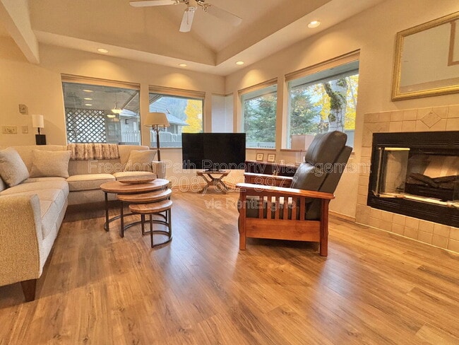 Photo - 5637 W Racquet Rd