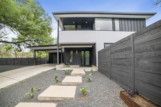 Building Photo - 2003 Melridge Pl