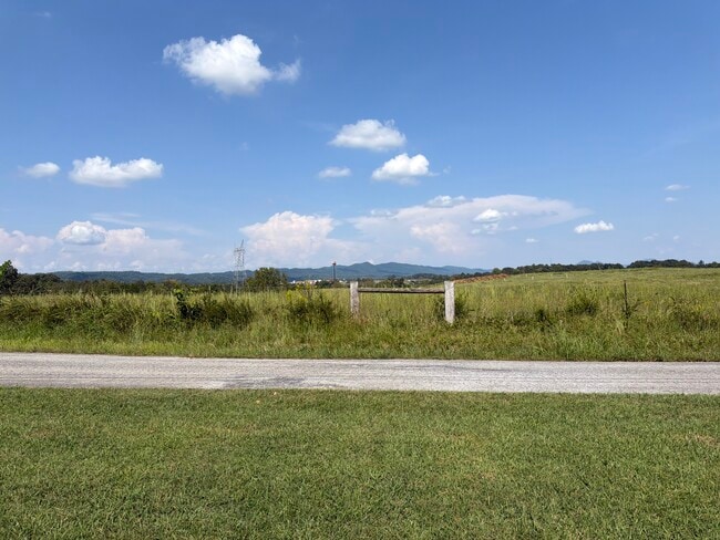 611 Oak Hills Rd