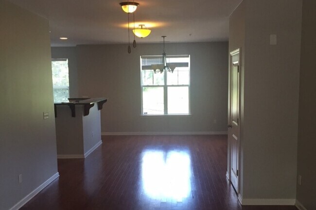 Photo - 1620 Walnut View Dr