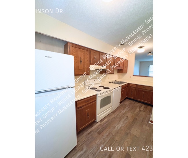 6929 Robinson Dr