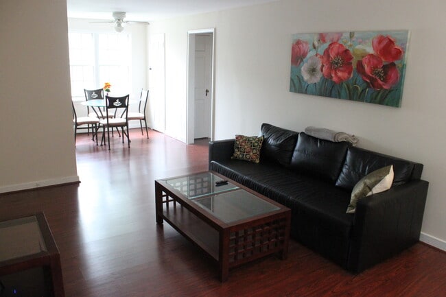 Building Photo - 211 E Glebe Rd Unit C Rental