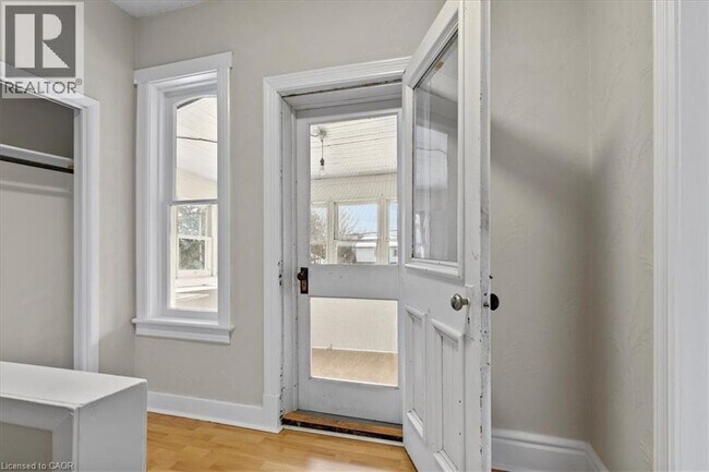 Photo - 127 Laurel St