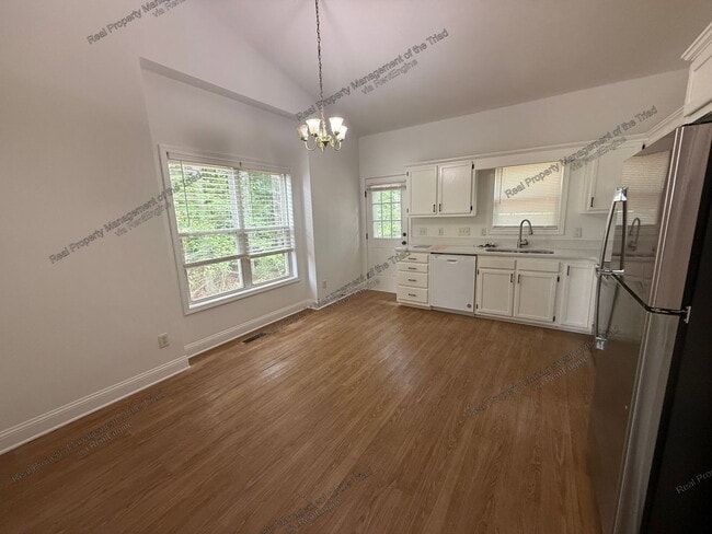 Photo - 2200A Eider Ct