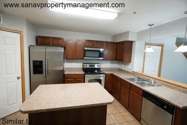 Photo - Charming 2 Bed, 1.5 Bath Townhome with 1-Car Garage in West Des Moines