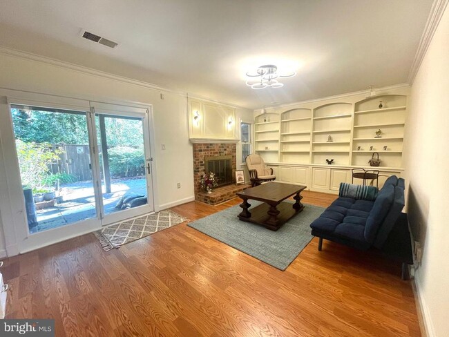 Photo - 8526 Raglan Rd