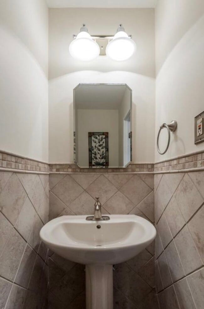 Photo - 249 Holly Dr