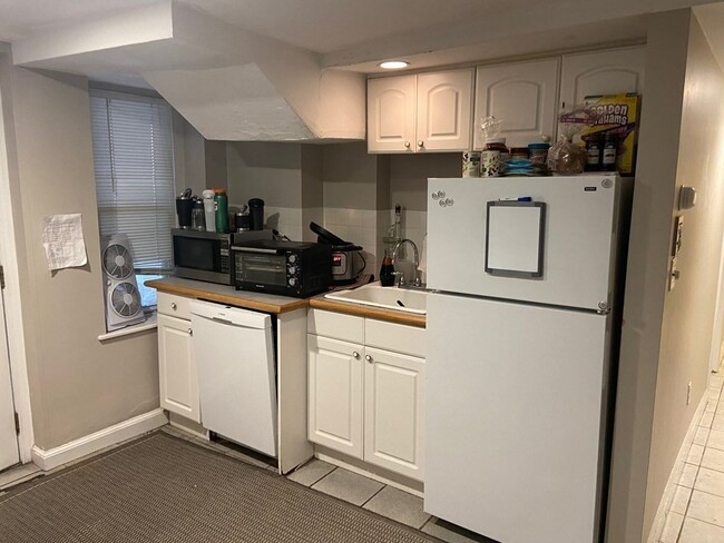 Building Photo - 47 Garden St Unit A