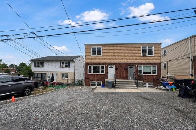 54 Farquhar Ave