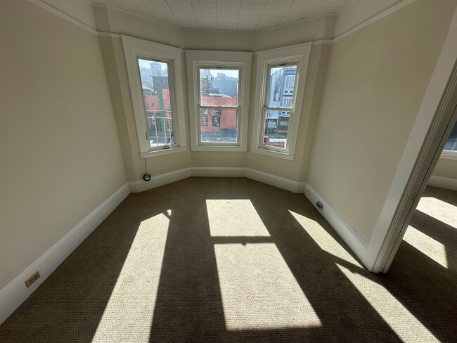 Photo - 2112 Lombard St Unit 2112