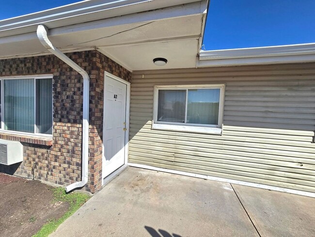 Building Photo - 706 2nd St Unit Apt A7