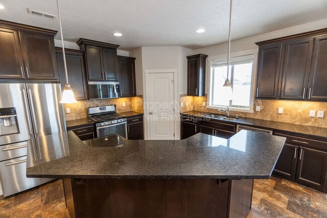 Building Photo - 8915 W Red St