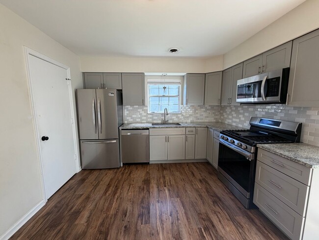 Photo - 2099 Commonwealth Dr