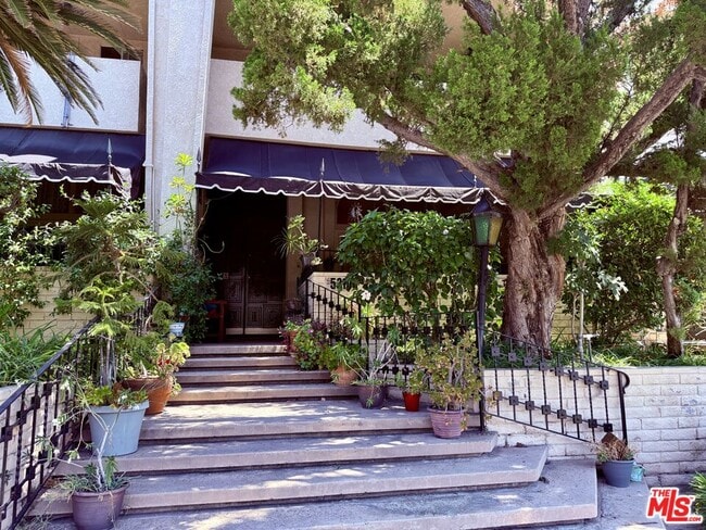 Photo - 5310 Lindley Ave Casa