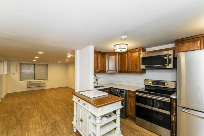 Photo - 1318 A St SE Unit B