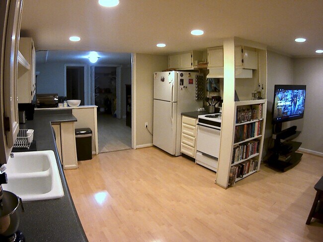 Photo - 2819 White Oak Dr Unidad DOWN