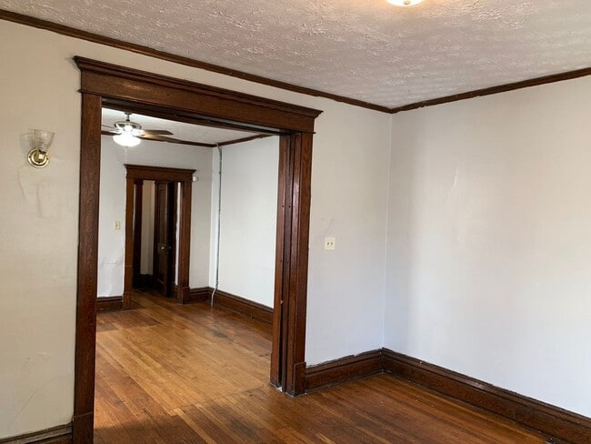 295 E 14th Ave
