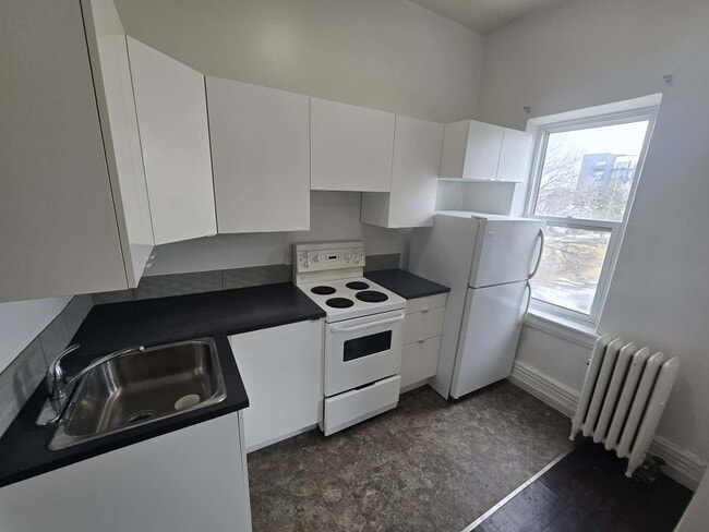 Building Photo - 501 McMillan Ave Unit 19