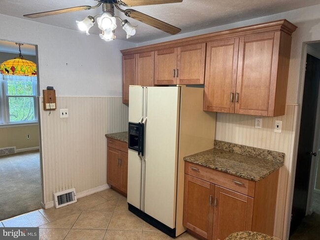 Building Photo - 823 Edge Hill Rd Rental