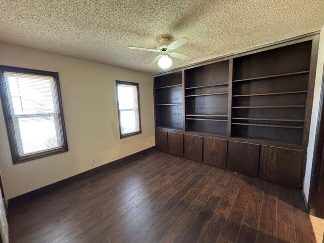 Photo - 10405 Cricket Ct