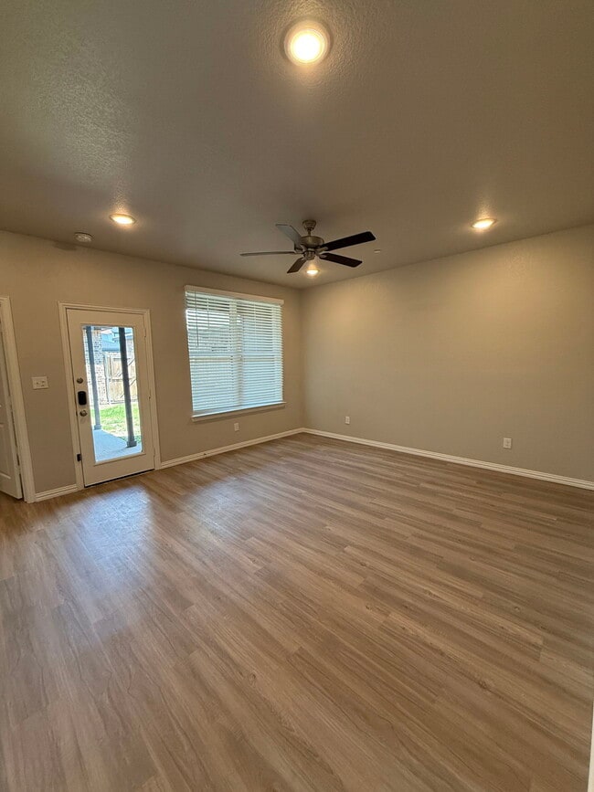 Photo - Willow Crossing East, Willow Park, TX 76008 - 3 BR 3 BA townhouse