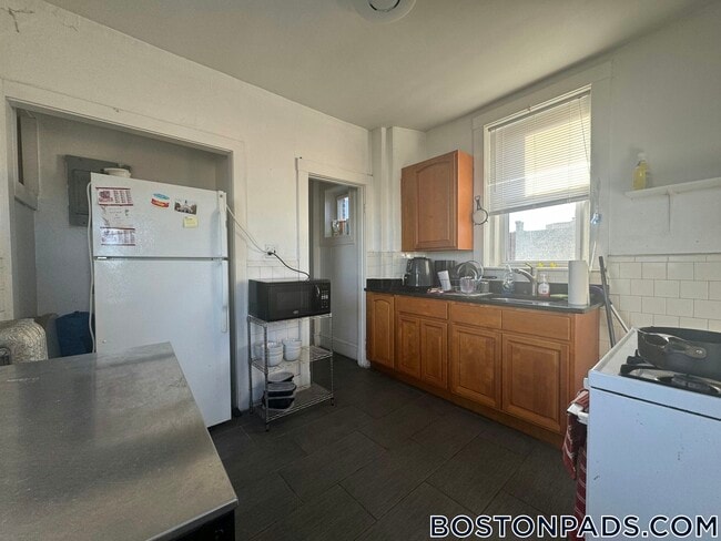 Photo - 1377A Commonwealth Ave Unidad 3