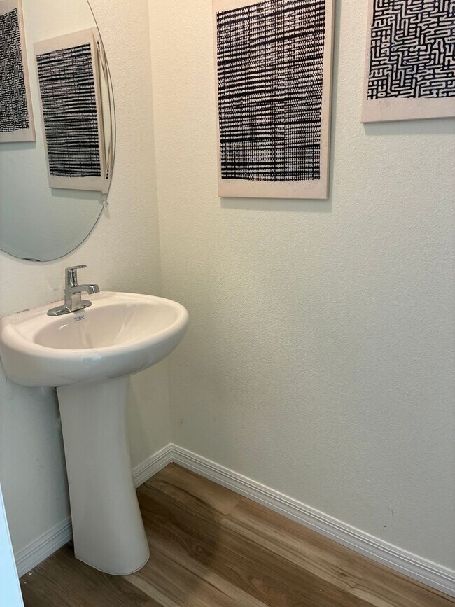 Photo - 3 bedroom, 2.5 bath Townhome