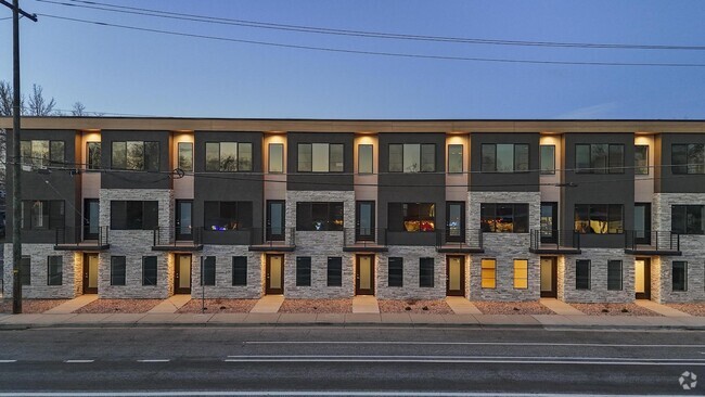 Building Photo - 1689 S W Temple St Rental