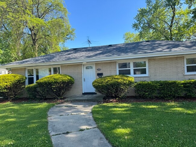 Photo - 14900 Evers St