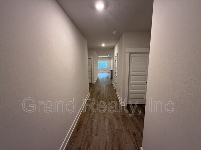 Photo - 5749 Danbury Blvd