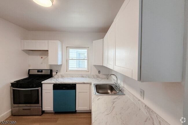 Building Photo - 203 Feronia Wy Unit 2 Rental
