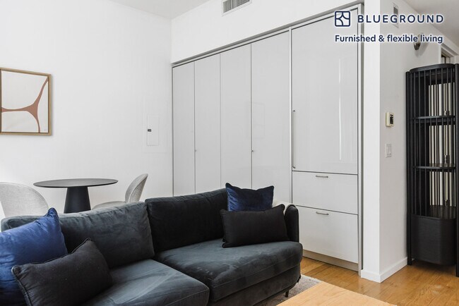 18 W 48th St Unit SI FL8-ID1643