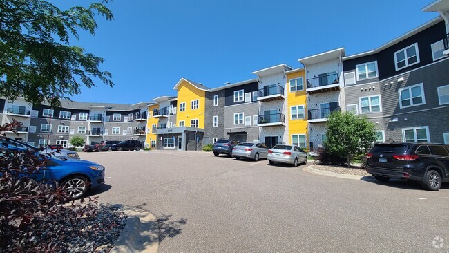 Building Photo - Gray Stone Flats Rental