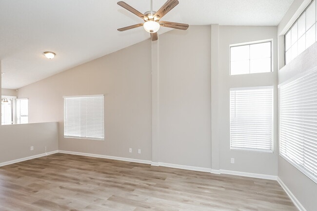 Photo - 1338 Operetta Way