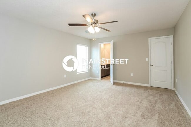 Photo - 5 Bedroom Pet-Friendly Home in Mascotte, FL with Main Street Renewal