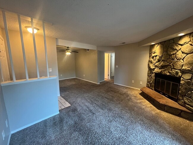 Photo - Spacious 2bed/2bath Apartment in unit W/D! $599 Move in special! Unit 107