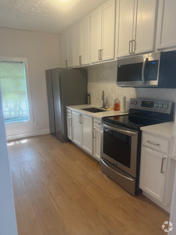 Building Photo - 893 Parsons St SW Rental