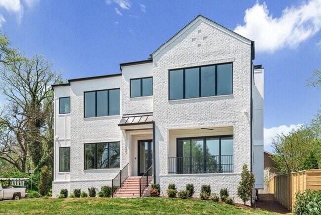 Building Photo - COMING SOON! BEAUTIFUL CUSTOM BUILT HOME....