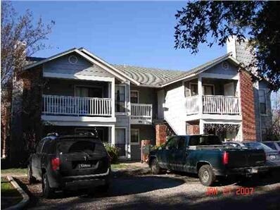 Photo - 816 Station St