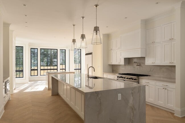 Photo - 5042 Overlook Rd NW