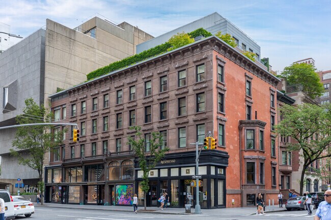 Photo - 33 E 74th St