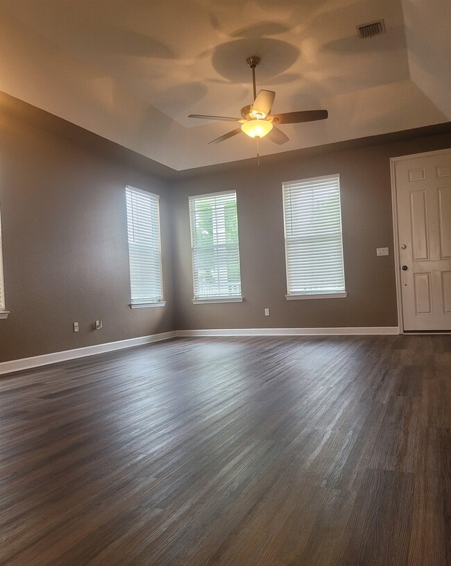 Building Photo - 4105 Raleigh Way Rental