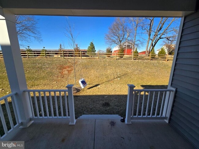 Photo - 609 Clover Ln