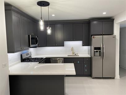 Photo - "Chic Urban Living: Cozy 1-Bedroom Gem in the Heart of Chicago's Vibrant Hoyne Avenue!"