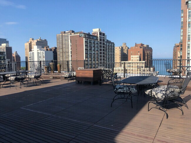 Photo - 1339 N Dearborn St Unit 4c