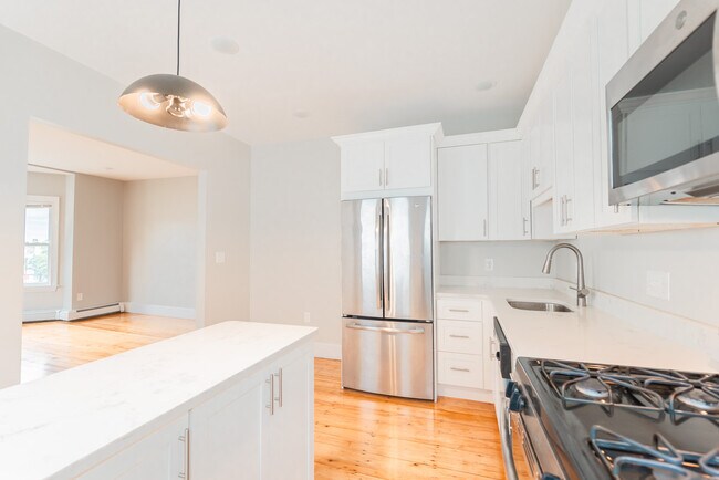 Photo - 394 Centre St Unit 3