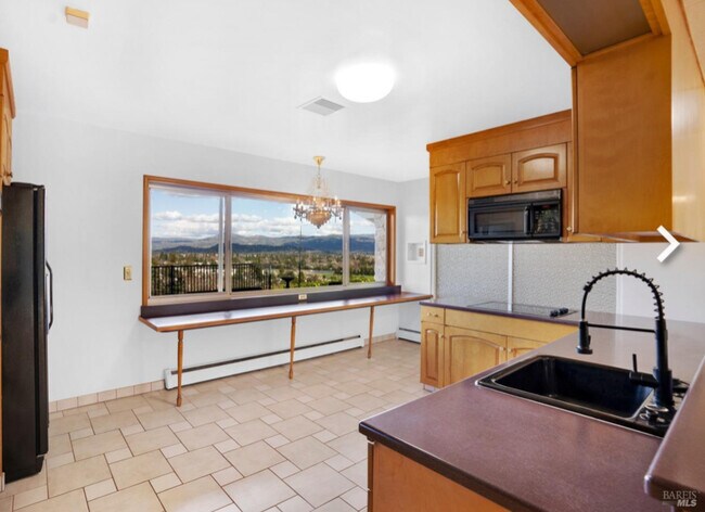 Photo - 627 Casswall St