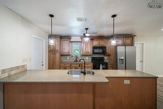 2905 S Bandera Dr