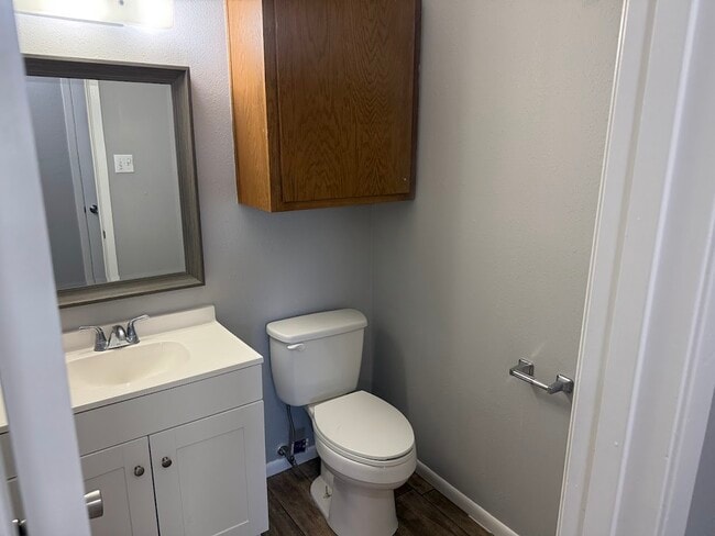 Photo - 2819 Longmire Dr Unidad B